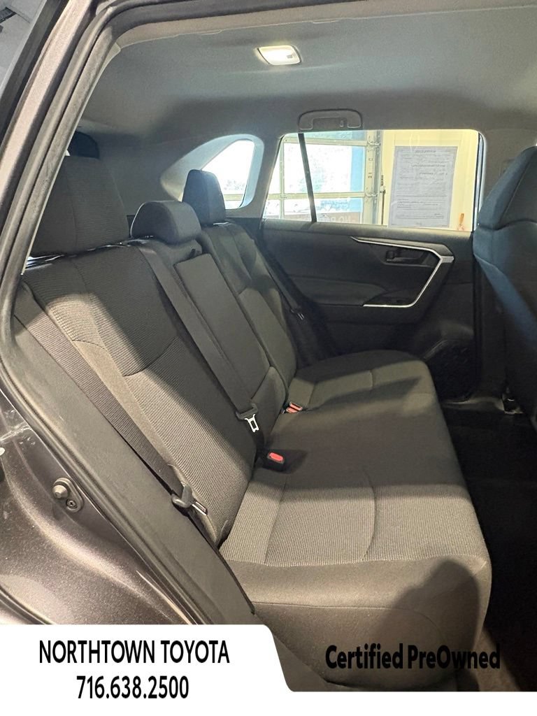 Used 2023 Toyota RAV4 LE AWD/4WD image 17