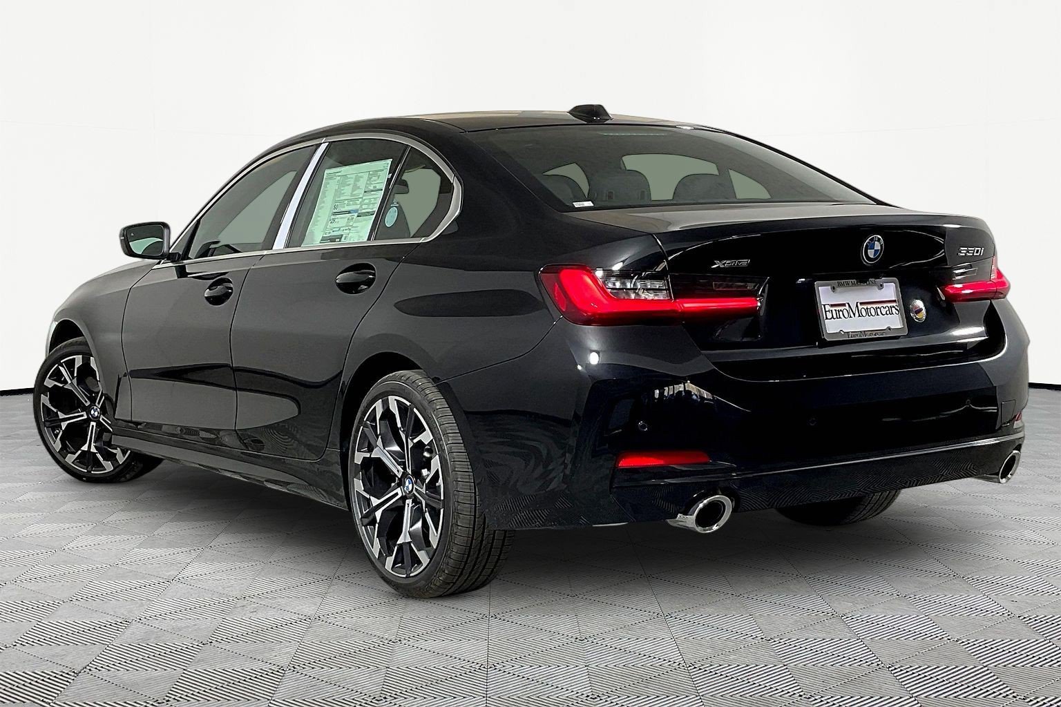 New 2026 BMW 330i xDrive Sedan w/ Premium Package AWD/4WD image 4