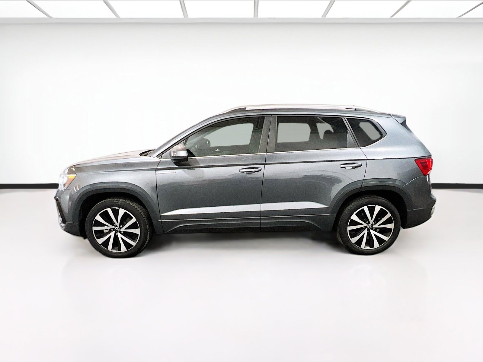 Used 2022 Volkswagen Taos SE FWD image 21