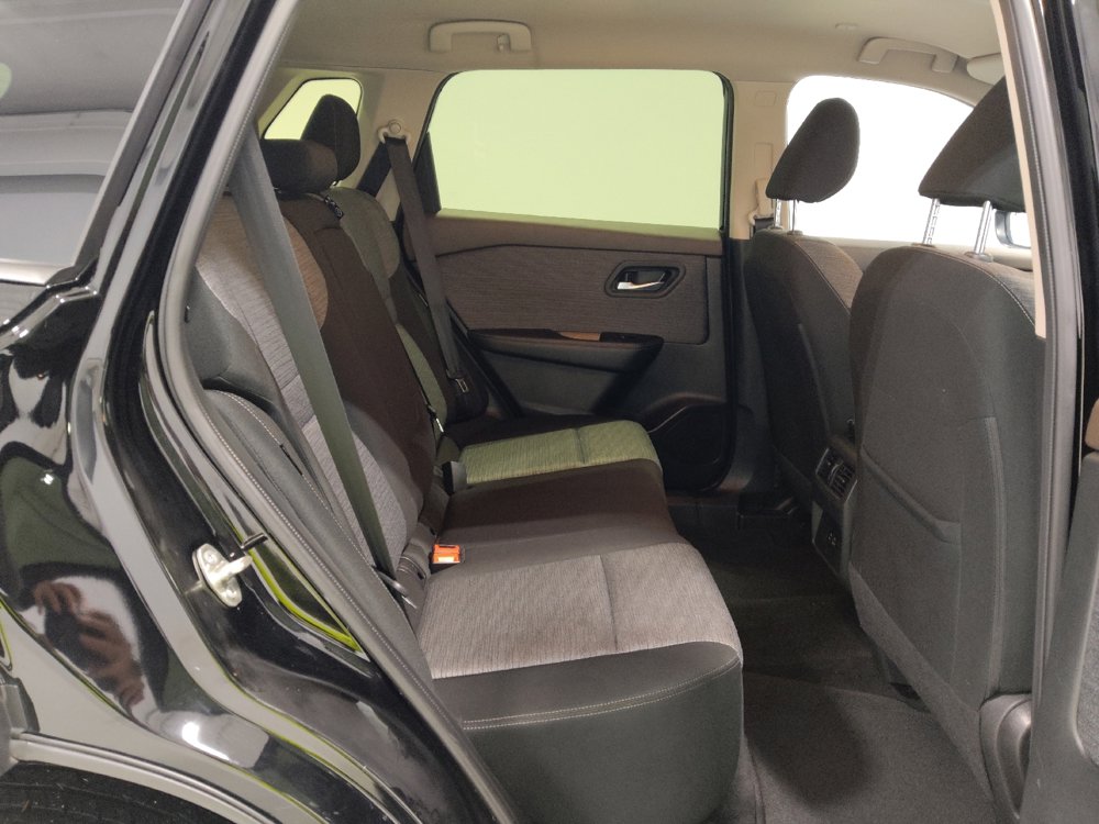 Used 2023 Nissan Rogue SV image 19