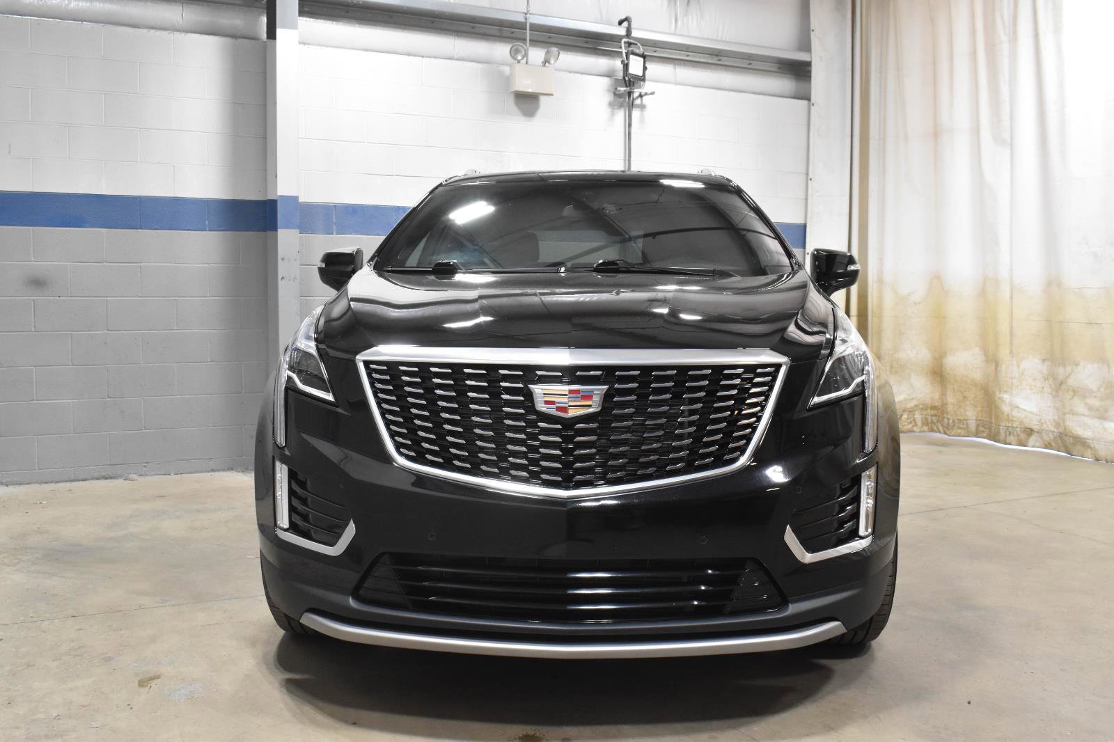 Certified 2023 Cadillac XT5 Premium Luxury w/ LPO, Floor Liner Package FWD image 31