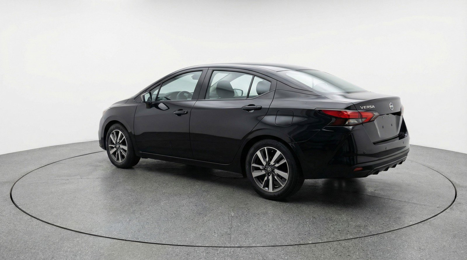 Used 2025 Nissan Versa SV FWD image 6