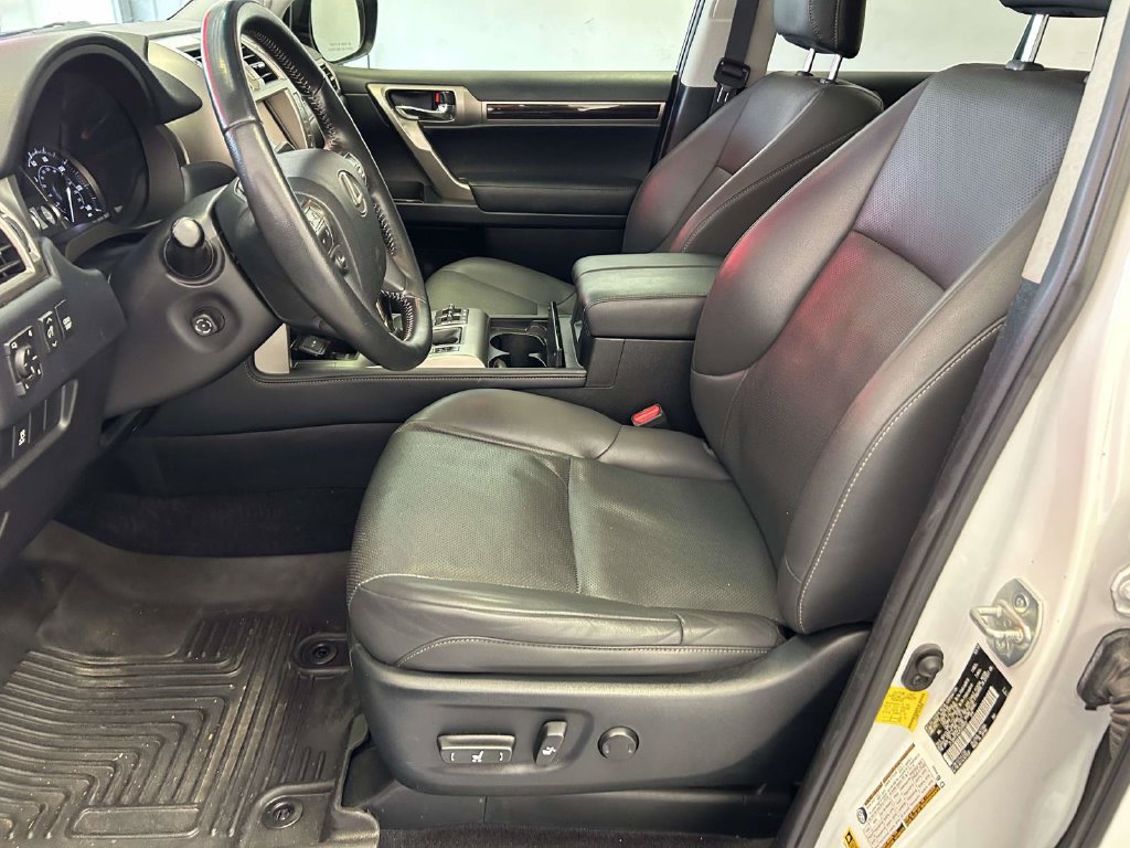 Used 2018 Lexus GX 460 w/ Navigation Package AWD/4WD image 16