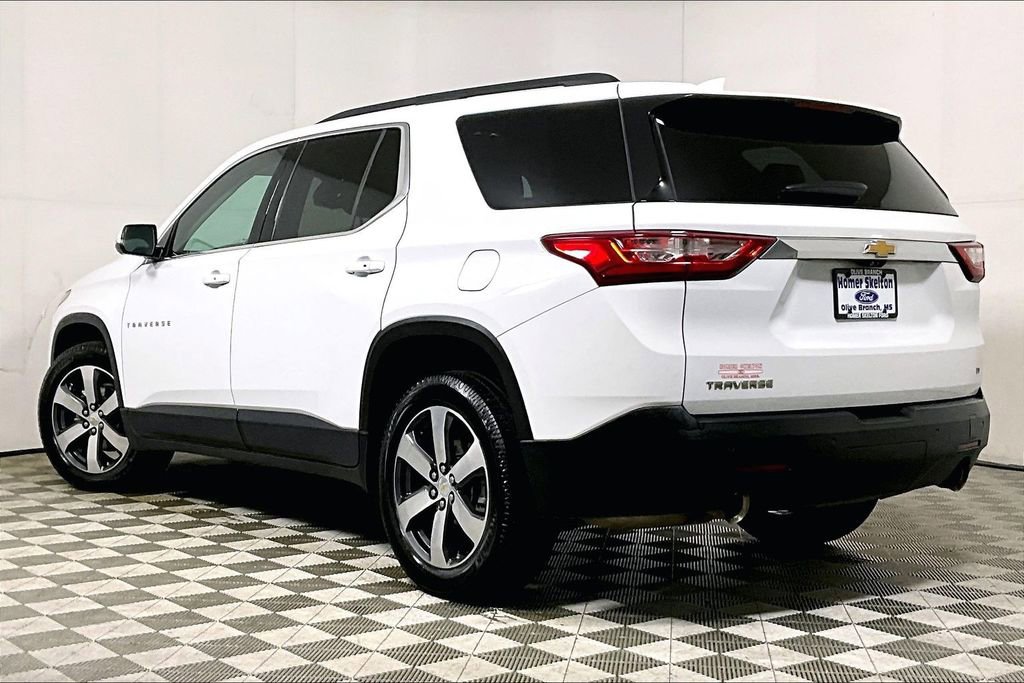 Used 2020 Chevrolet Traverse LT w/ LT Premium Package image 11