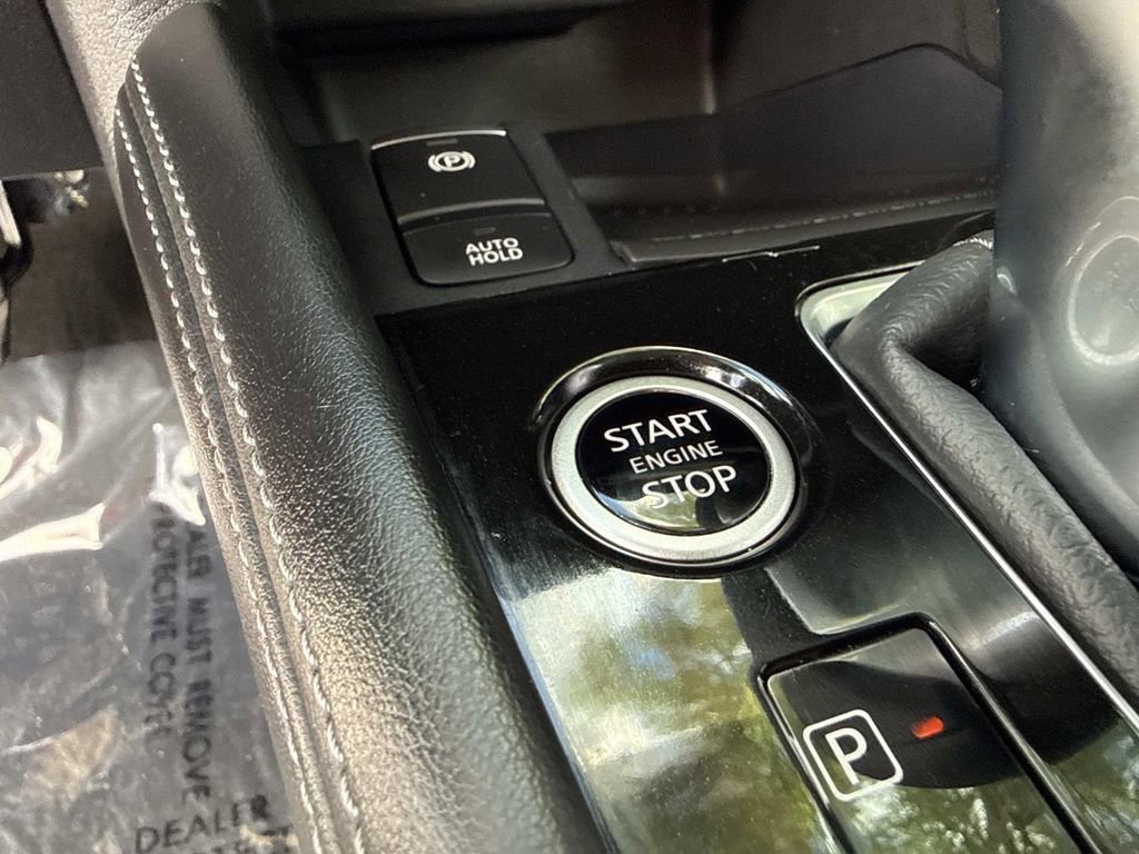 Used 2023 Nissan Kicks SR w/ SR Premium Package FWD image 29