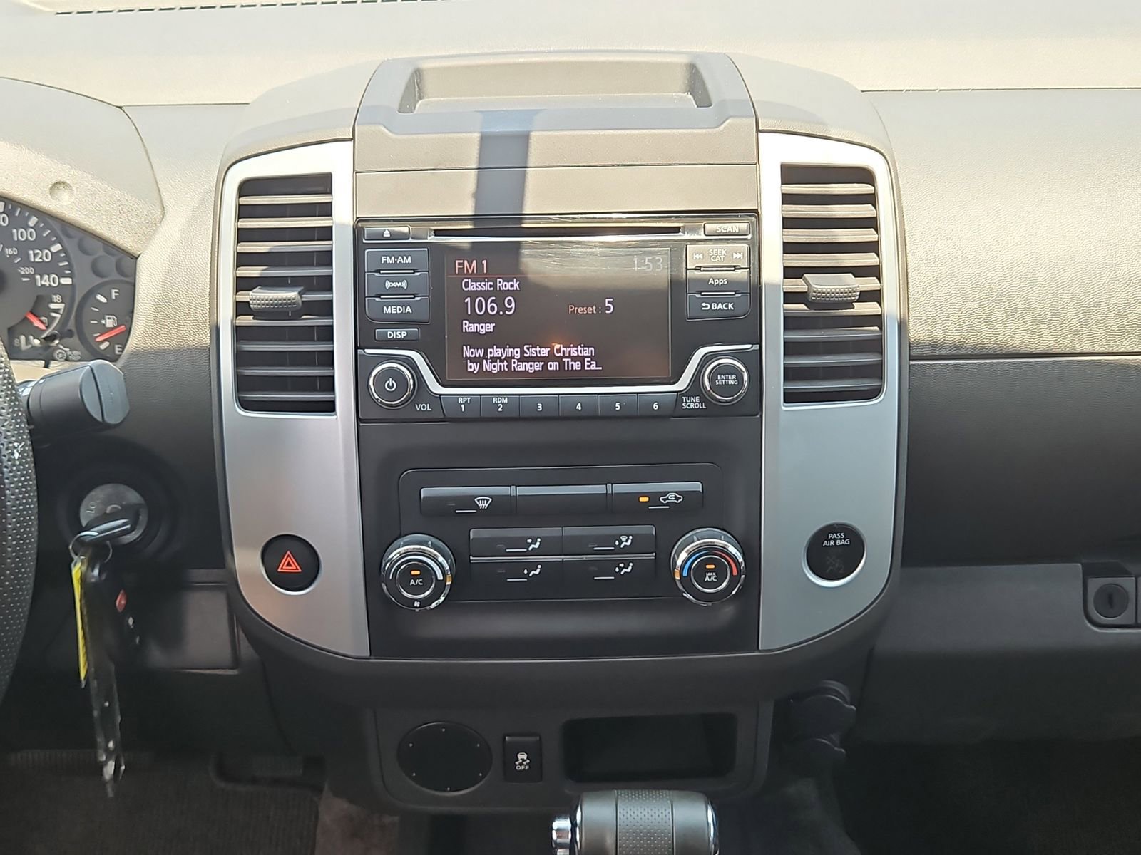 Used 2016 Nissan Frontier SV RWD image 15