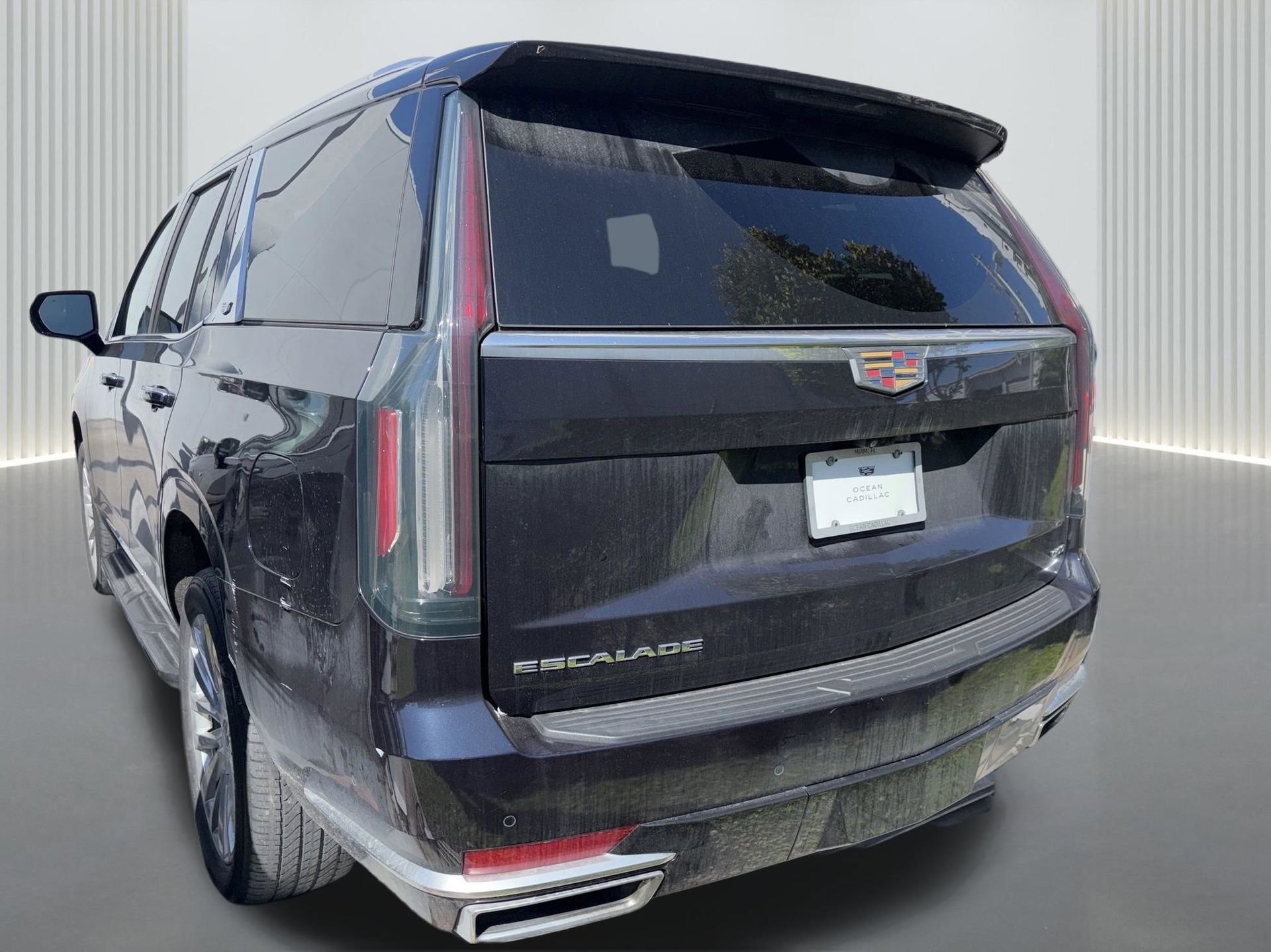 Used 2022 Cadillac Escalade Premium Luxury image 7