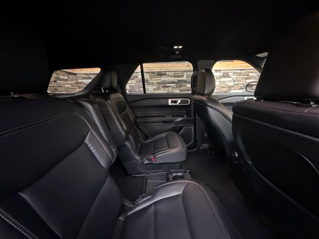 Used 2020 Ford Explorer XLT w/ Equipment Group 202A image 31