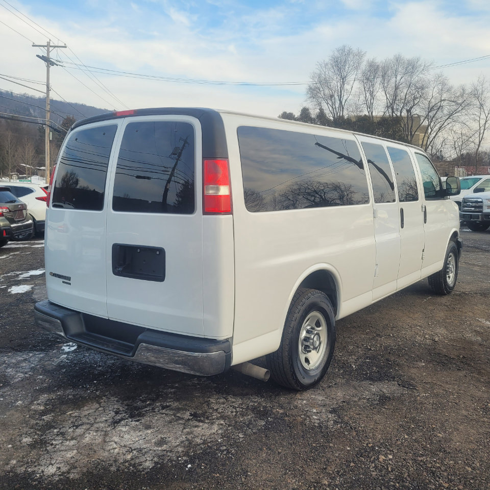 Used 2016 Chevrolet Express 3500 LT w/ LT Preferred Equipment Group image 8