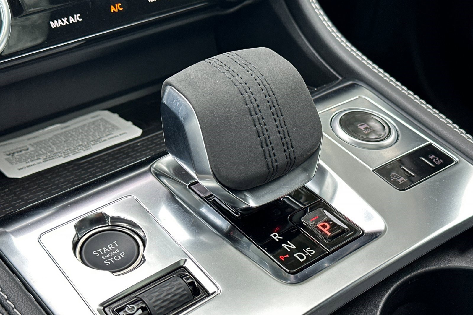 New 2024 Jaguar F-PACE R-Dynamic S image 22