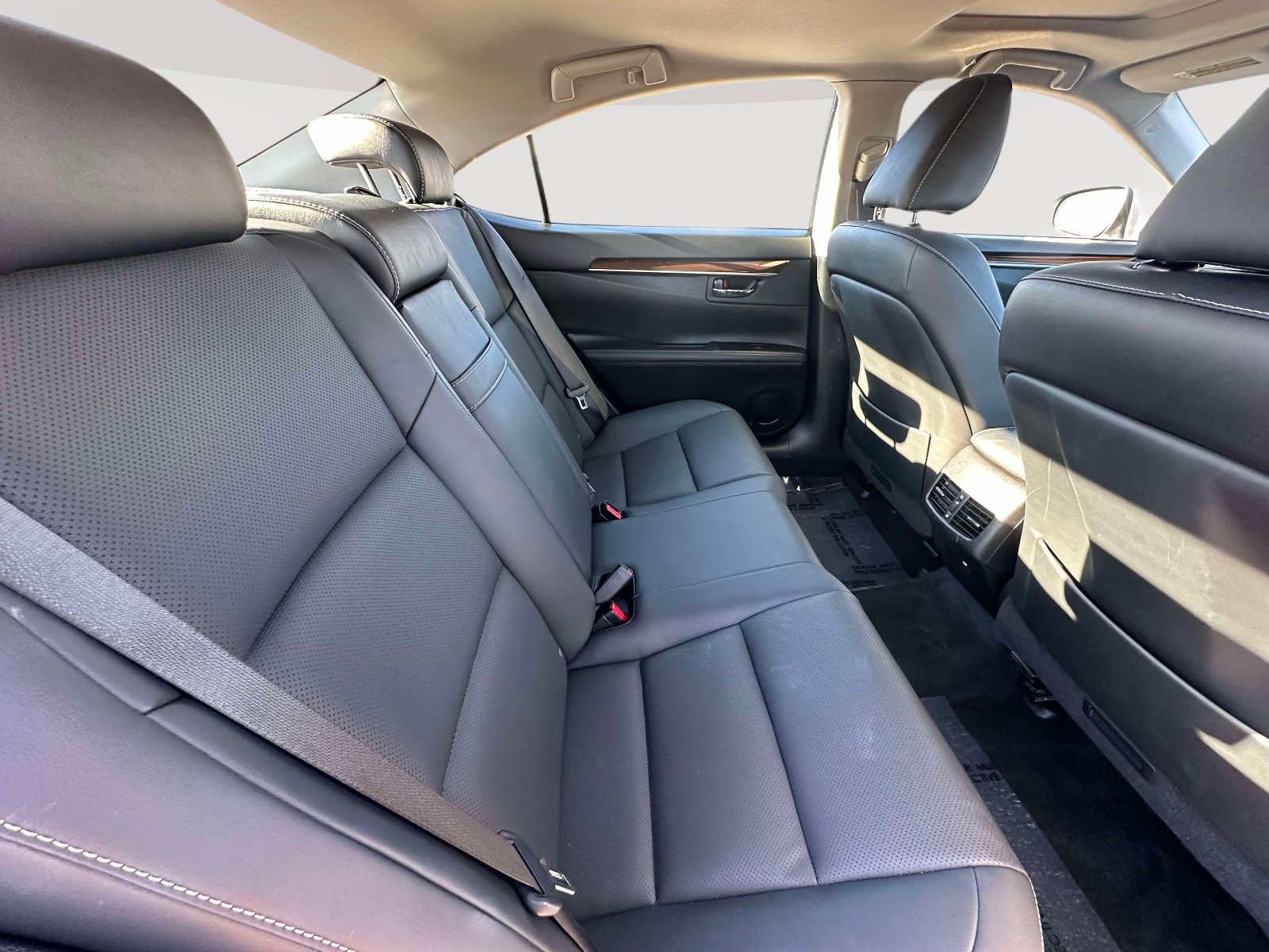 Used 2015 Lexus ES 350 image 32