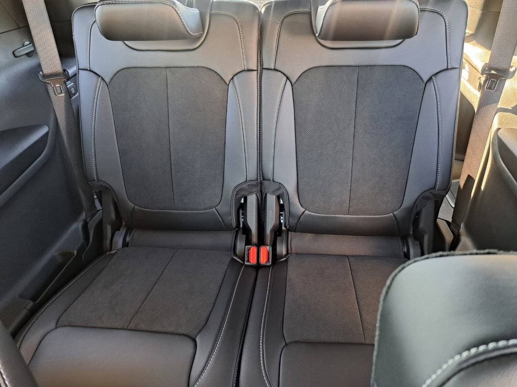 New 2025 Jeep Grand Cherokee L Laredo image 21