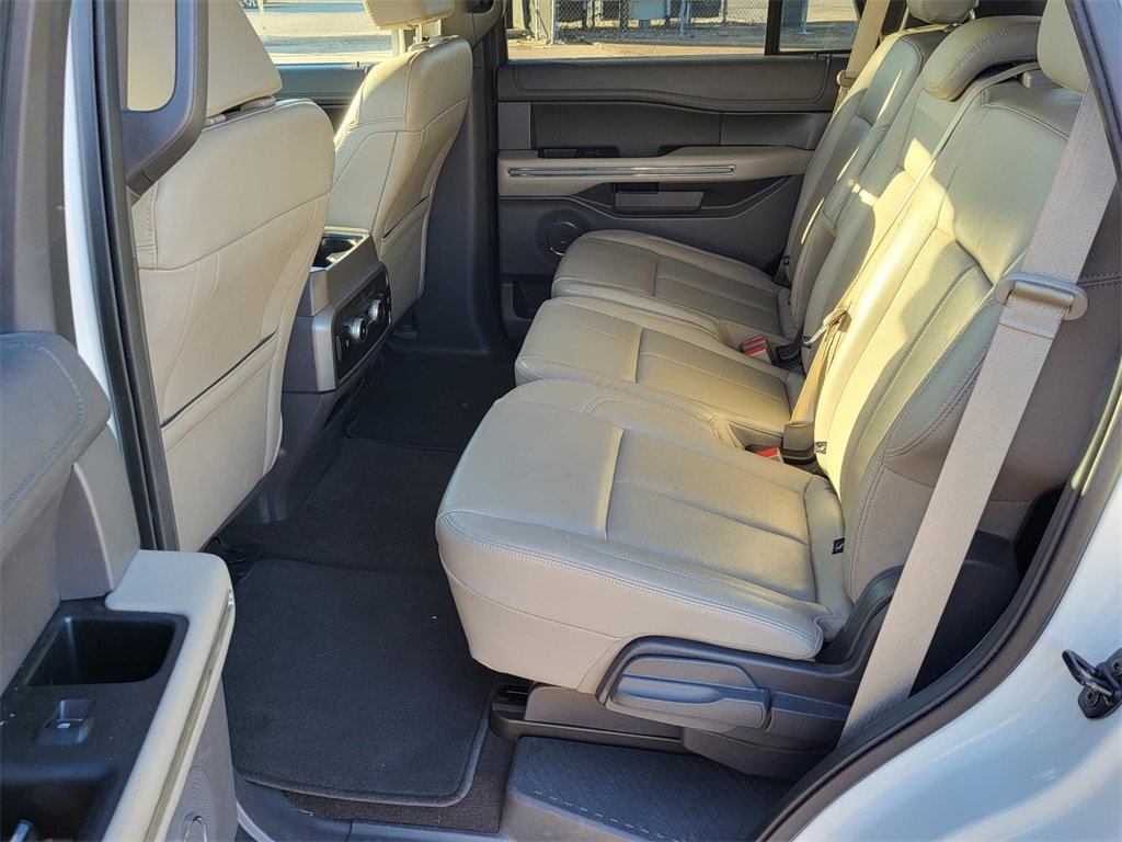 Used 2021 Ford Expedition XLT image 13