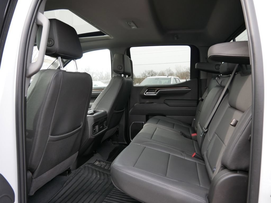 Used 2025 Chevrolet Silverado 1500 RST w/ Convenience Package II AWD/4WD image 16