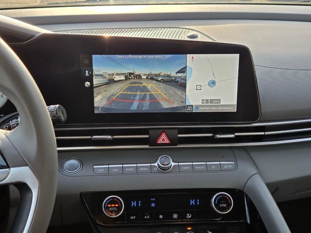 Used 2023 Hyundai Elantra SEL w/ Convenience Package FWD image 18