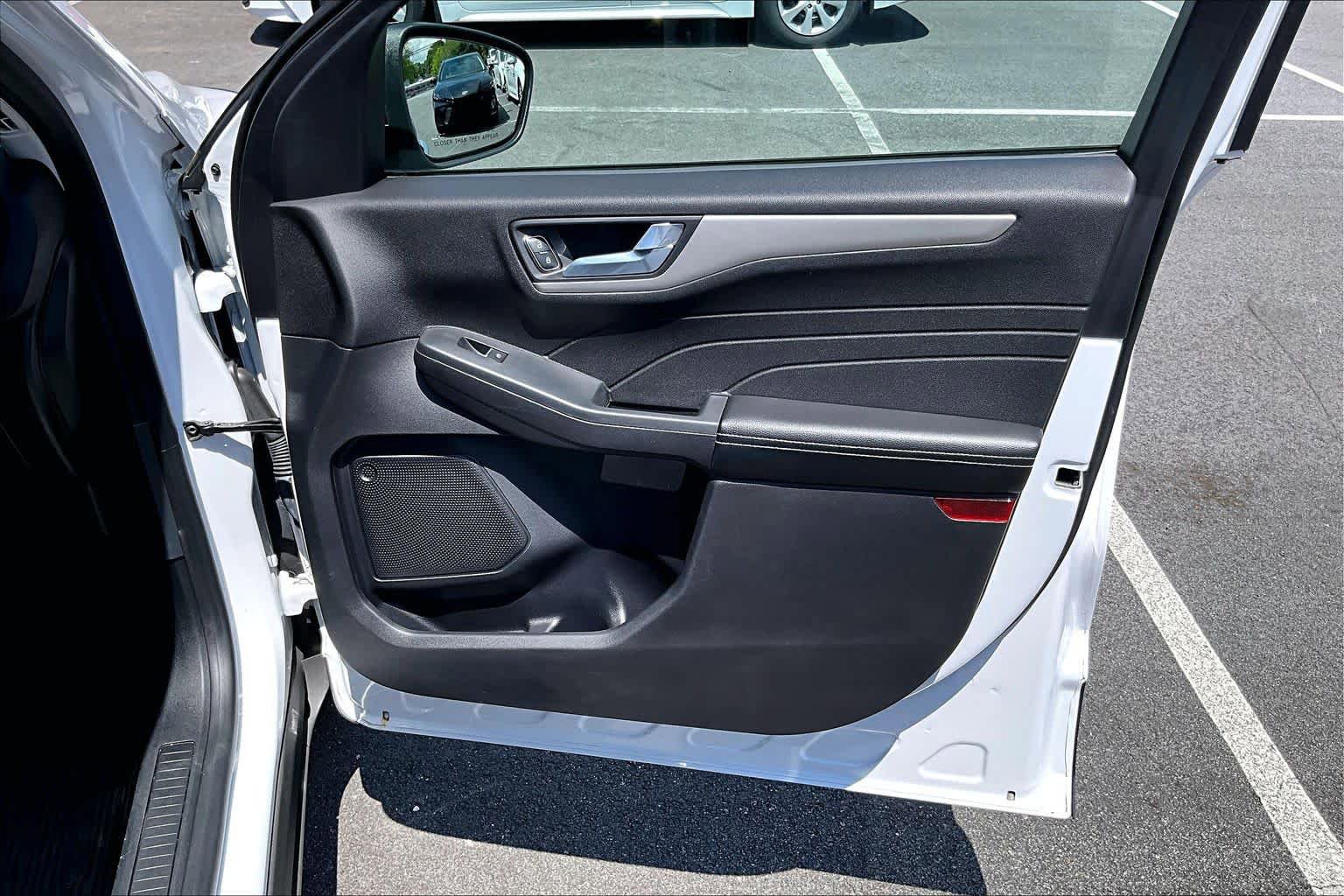 Used 2021 Ford Escape SE w/ SE Sport Appearance Package FWD image 22