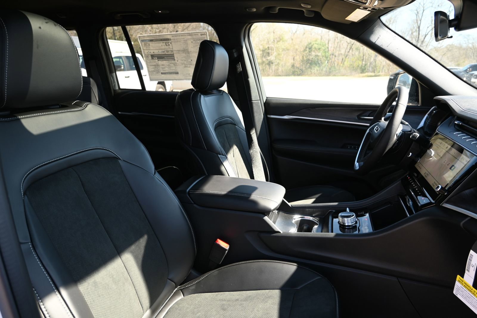 New 2026 Jeep Grand Cherokee Laredo image 24