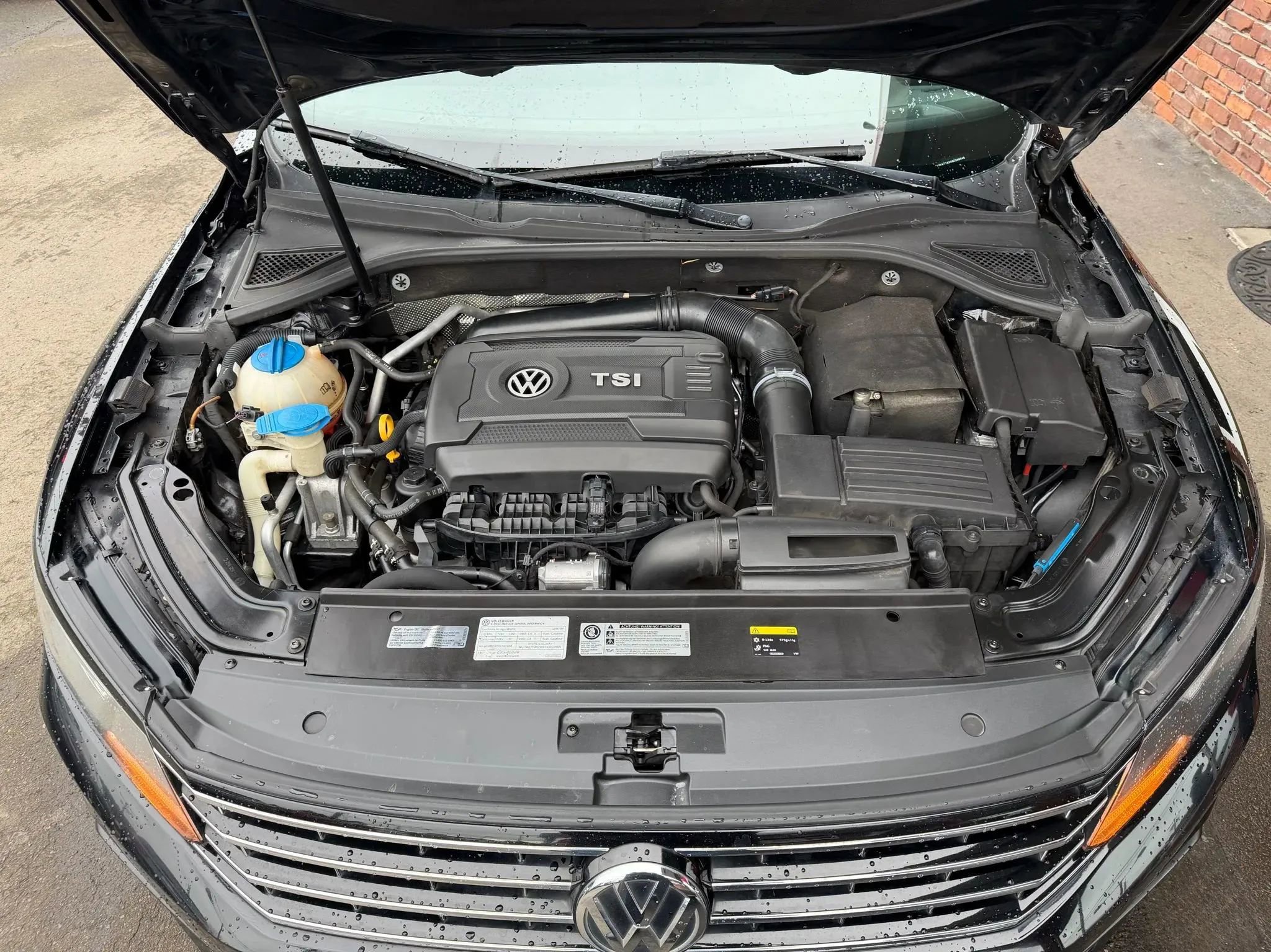 Used 2016 Volkswagen Passat 1.8T R-Line FWD image 8