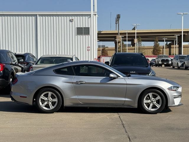 Used 2021 Ford Mustang Coupe RWD image 3
