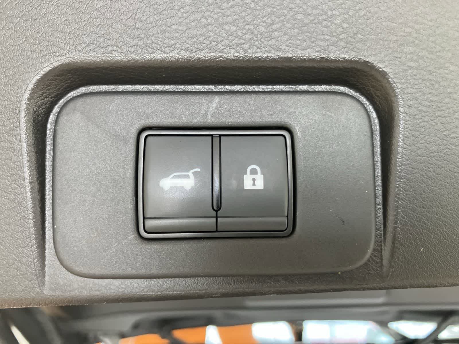 Used 2024 Nissan Rogue SV image 25