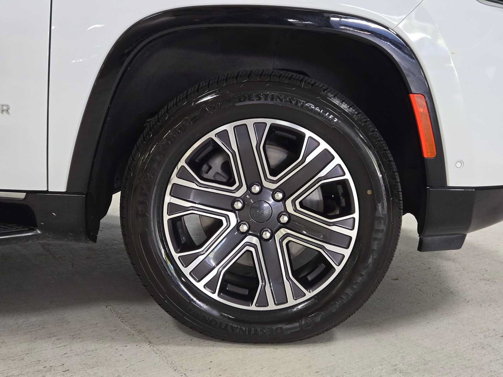 Used 2024 Jeep Wagoneer Series II AWD/4WD image 9