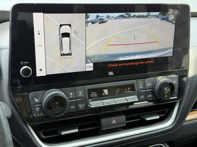 Used 2024 Toyota Grand Highlander AWD image 18
