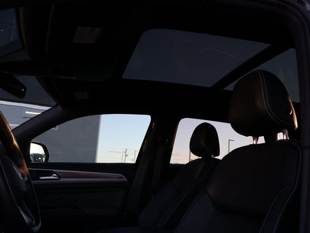 Used 2022 Volkswagen Atlas Cross Sport SEL R-Line image 43