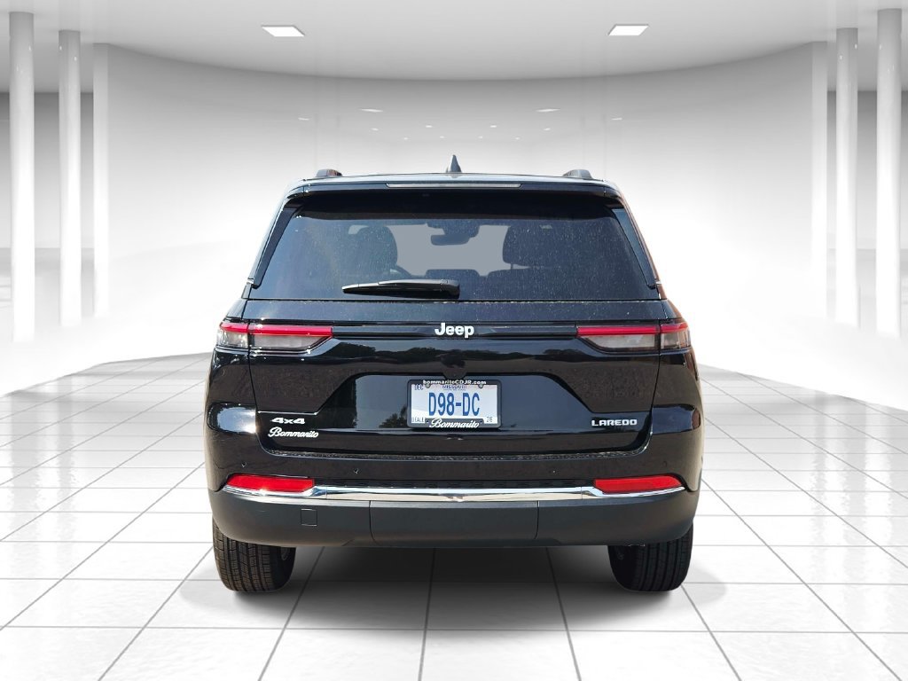New 2025 Jeep Grand Cherokee Laredo X w/ Luxury Tech Group I AWD/4WD image 4