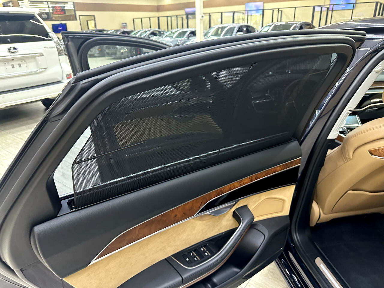 Used 2019 Audi A8 L 3.0T image 31