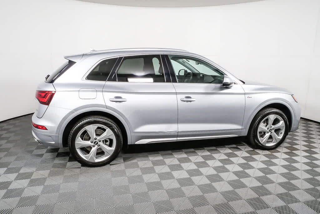 Used 2022 Audi Q5 2.0T Premium Plus w/ Premium Plus Package image 2