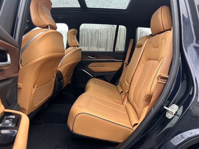 Used 2024 Jeep Grand Cherokee Summit image 18