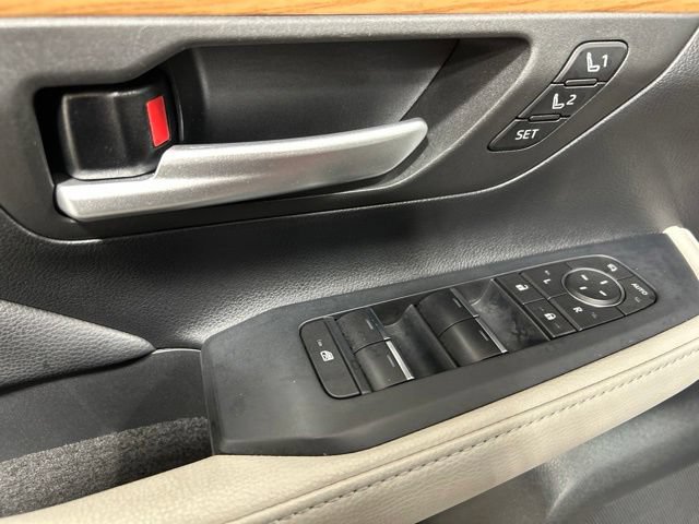 Used 2024 Toyota Grand Highlander AWD image 24