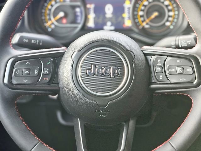 Used 2024 Jeep Gladiator Rubicon w/ Technology Group AWD/4WD image 16