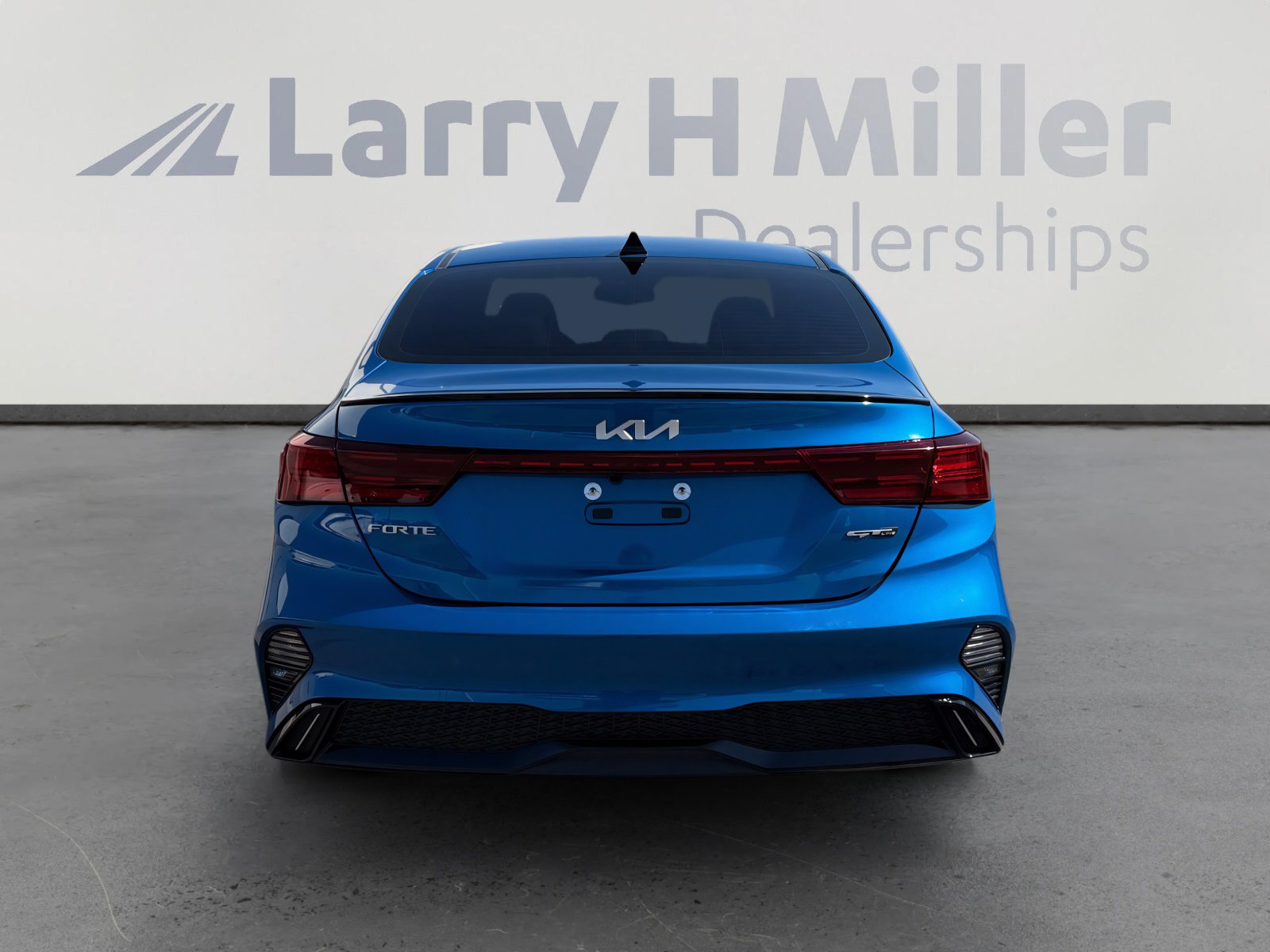 Used 2024 Kia Forte GT-Line w/ GT-Line Premium Package FWD image 4