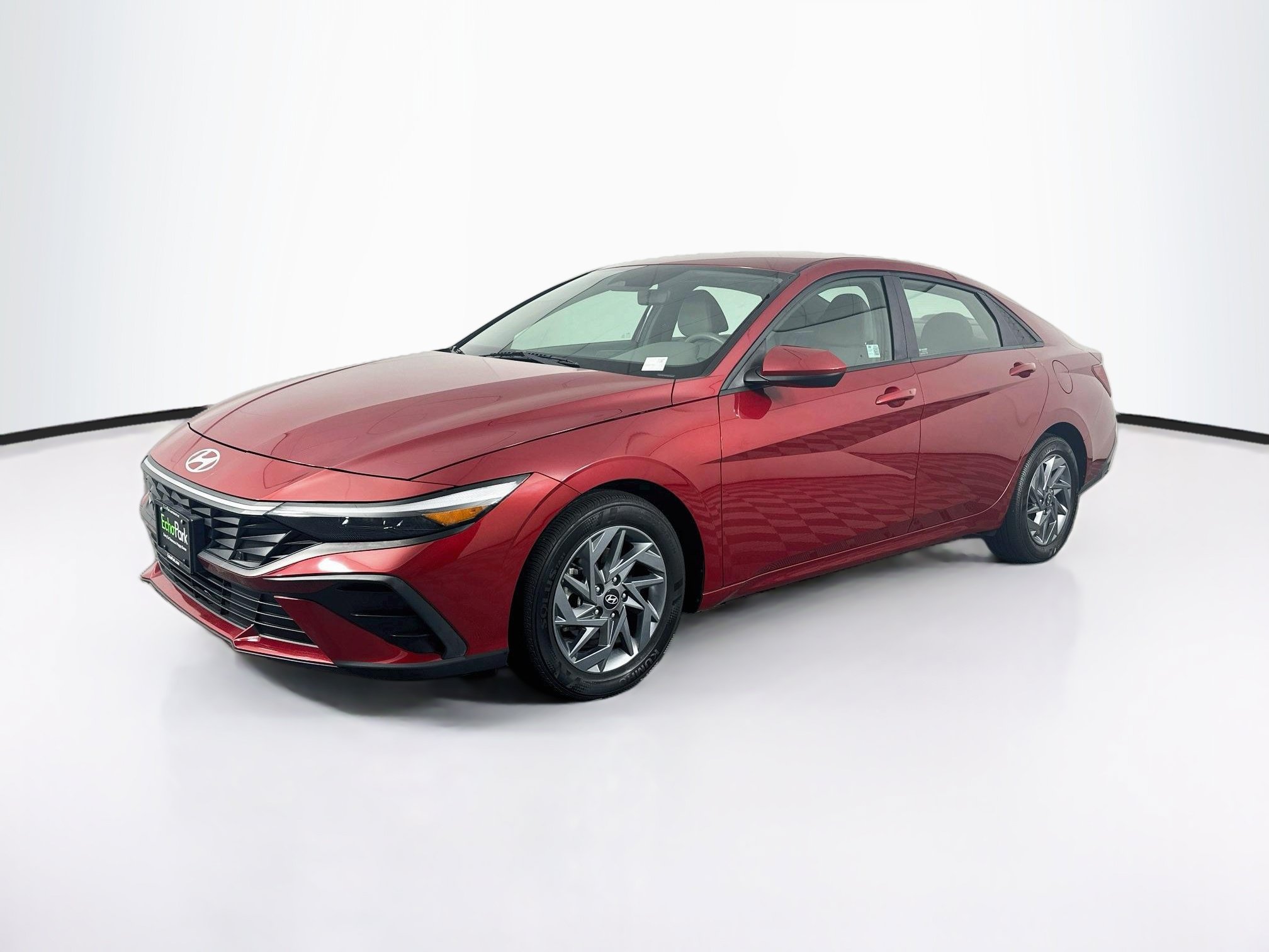Used 2024 Hyundai Elantra SEL FWD image 3