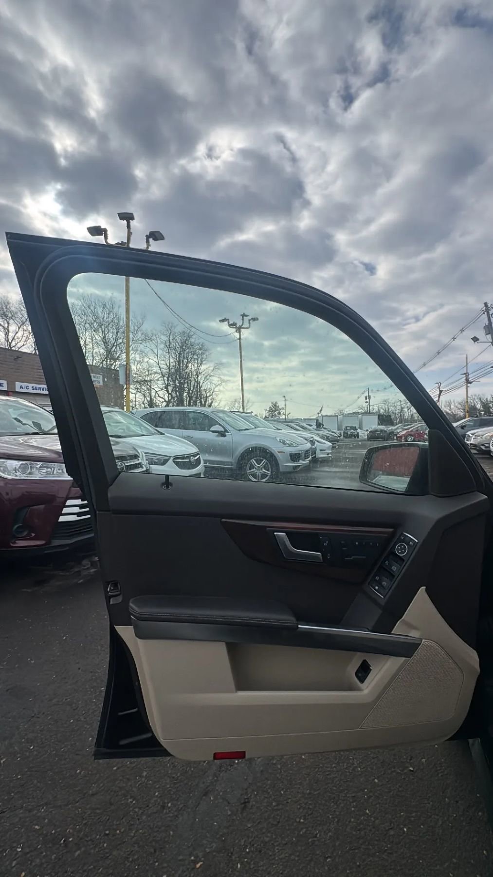 Used 2013 Mercedes-Benz GLK 350 4MATIC image 9