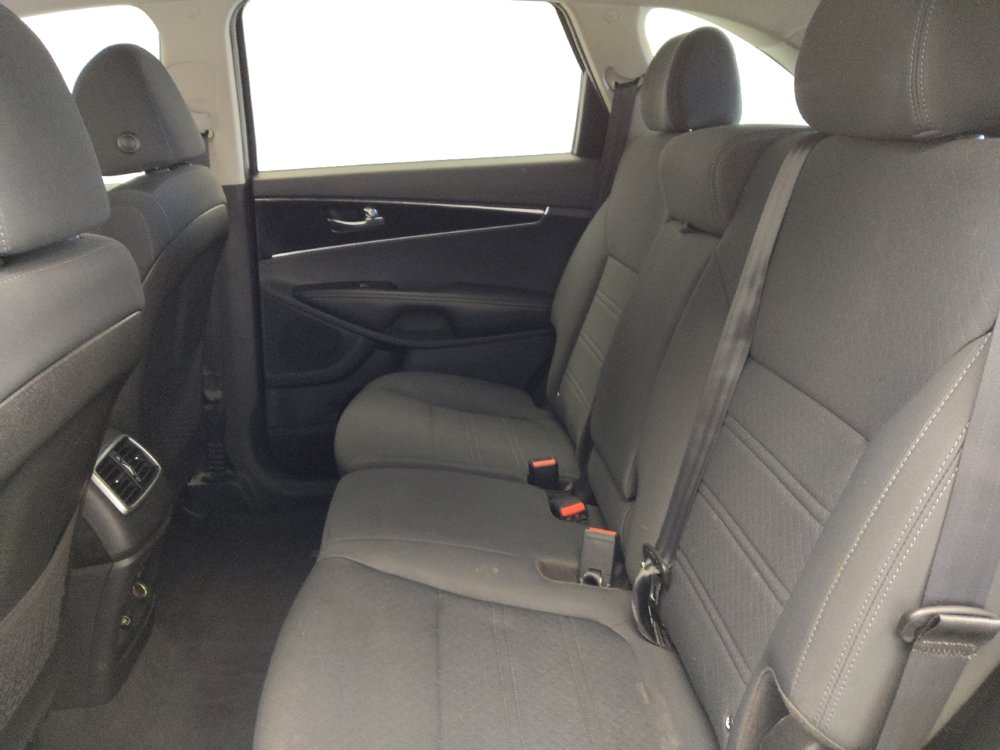 Used 2020 Kia Sorento LX AWD/4WD image 18