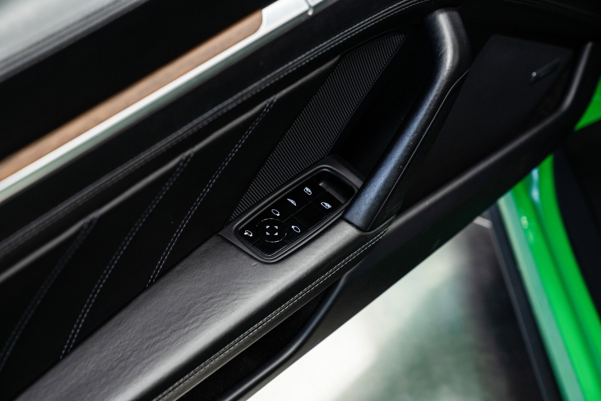 Used 2021 Porsche 911 Turbo S image 23