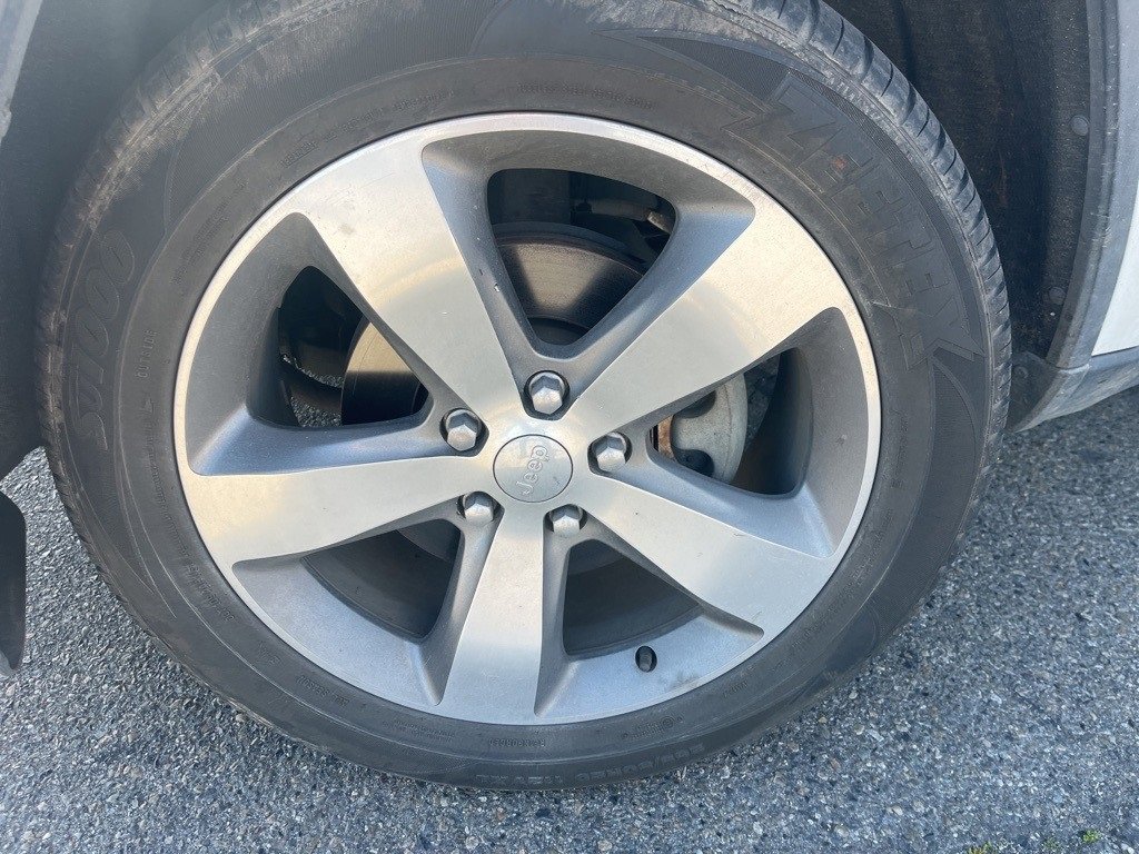 Used 2014 Jeep Grand Cherokee Limited image 10