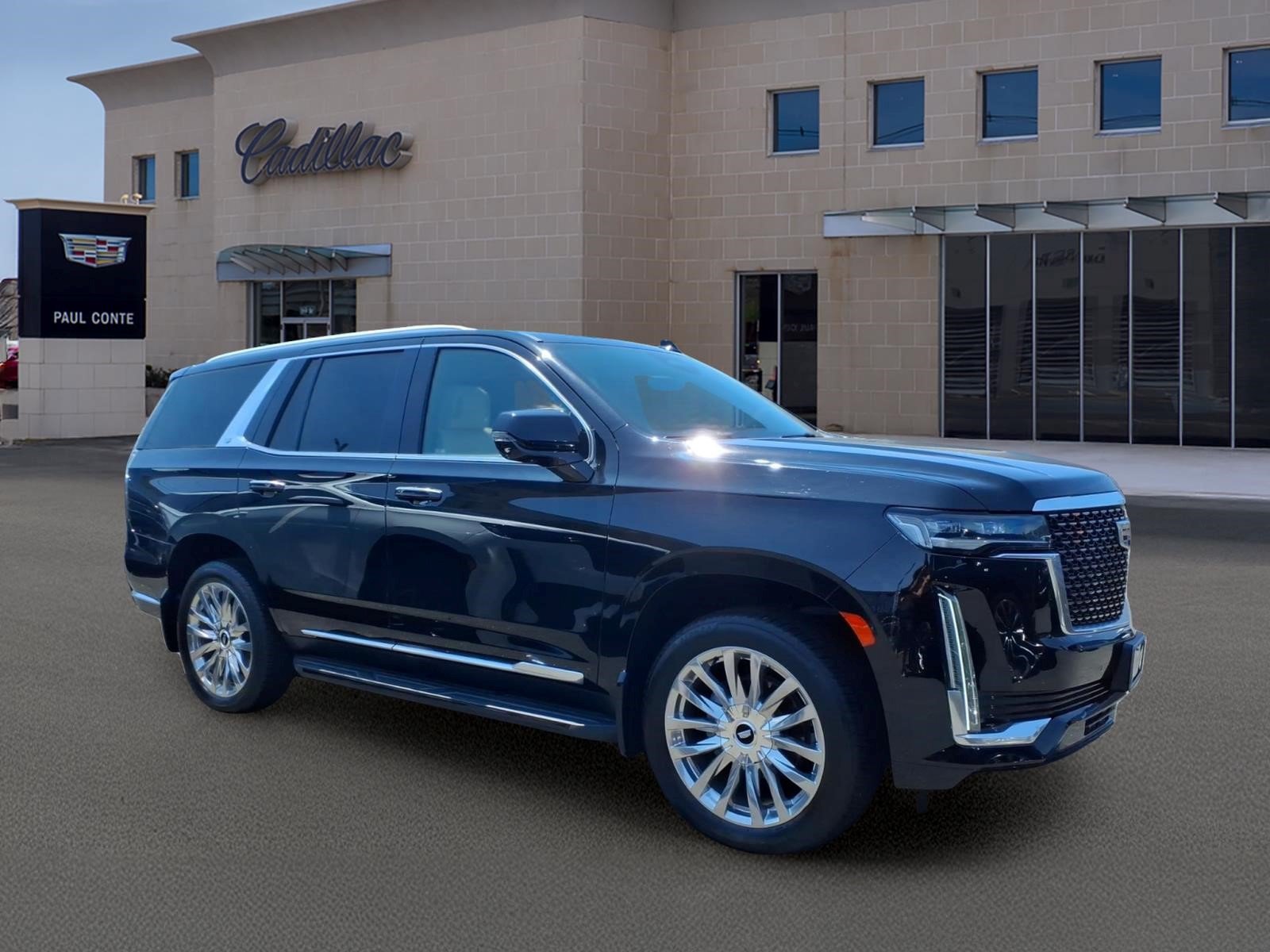 Used 2021 Cadillac Escalade Premium Luxury AWD/4WD image 4