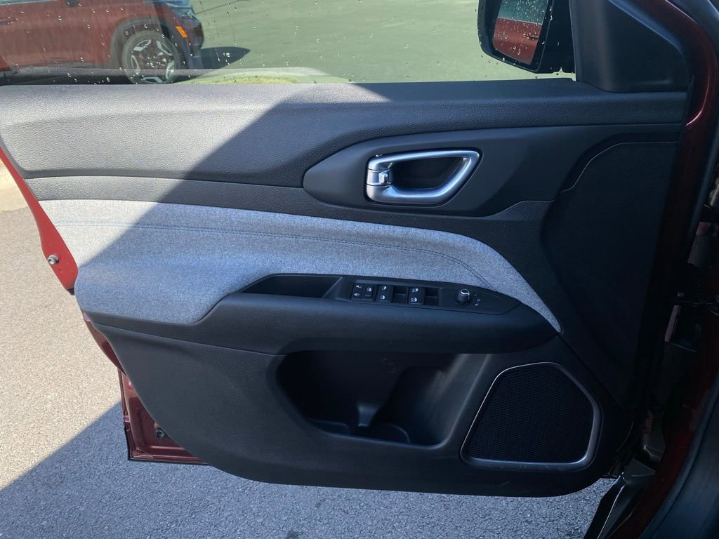 Used 2022 Jeep Compass Latitude FWD image 18