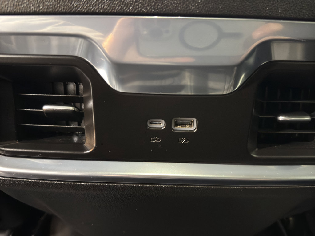 Used 2025 GMC Sierra 1500 Elevation w/ LPO, Elevation Black Package image 15