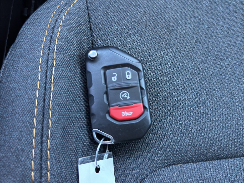 Certified 2025 Jeep Wrangler Unlimited Sport image 30