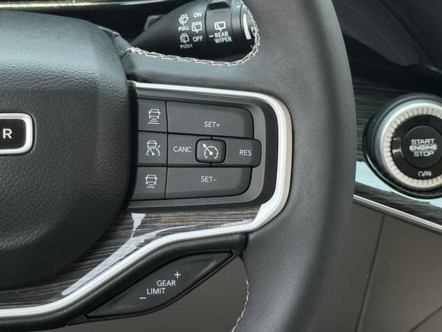 Used 2022 Jeep Wagoneer Series III AWD/4WD image 17