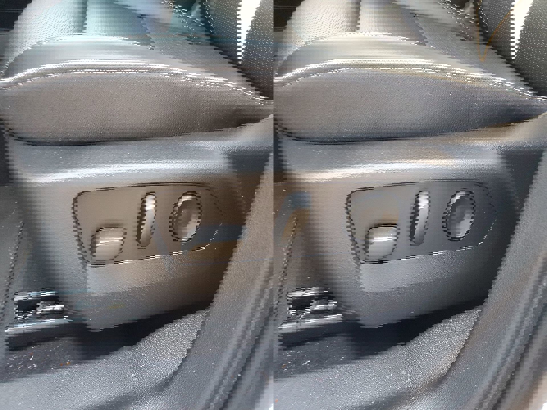 Used 2021 Buick Envision Essence image 69