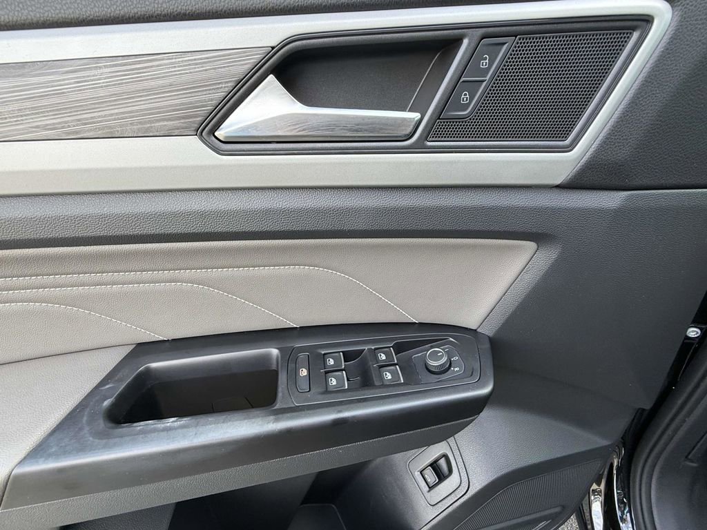 Used 2021 Volkswagen Atlas Cross Sport SE FWD image 19