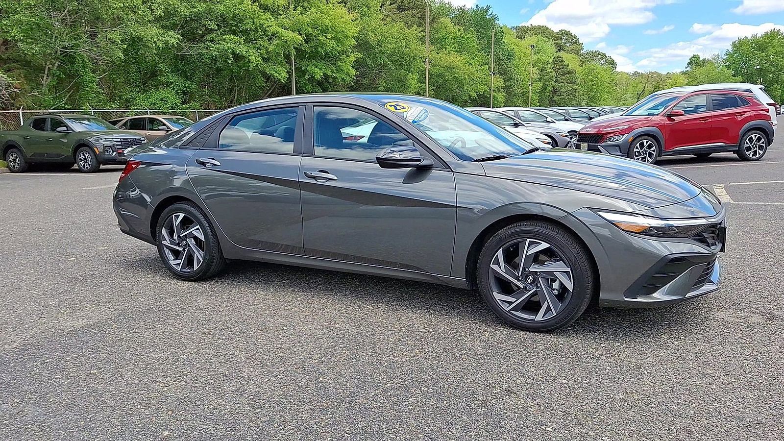 Used 2025 Hyundai Elantra Sport FWD image 2