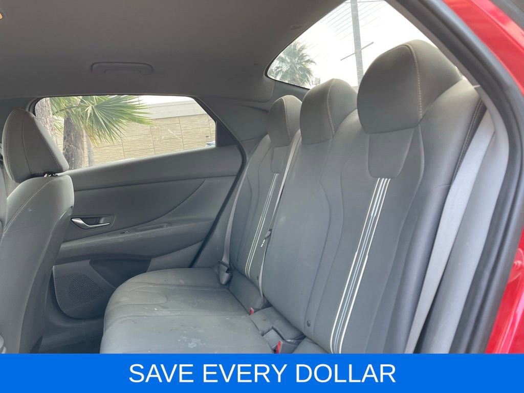 Used 2023 Hyundai Elantra SEL w/ Convenience Package image 17