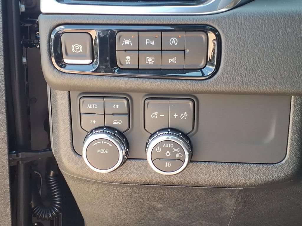 New 2026 GMC Yukon XL Denali w/ Sun & Power Step Package AWD/4WD image 19