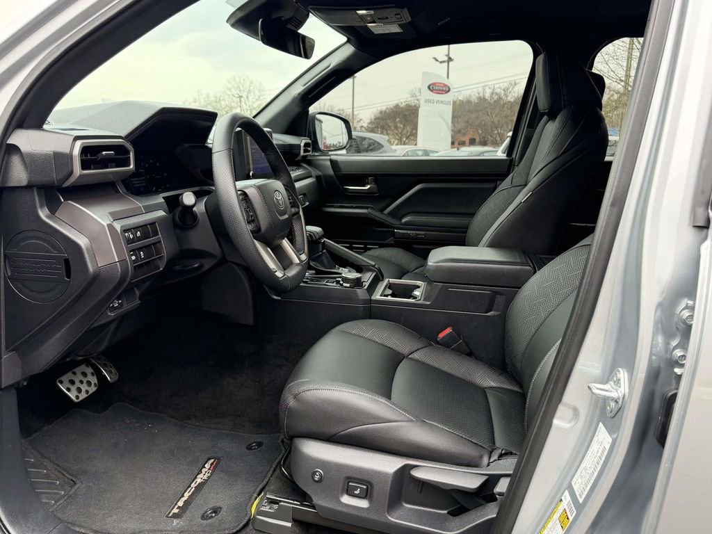 Used 2025 Toyota Tacoma TRD Sport image 16